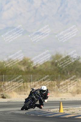 media/Oct-30-2025-Racers Edge (Thu) [[dabbdaf680]]/3-B Group/Session 2 Turn 2/